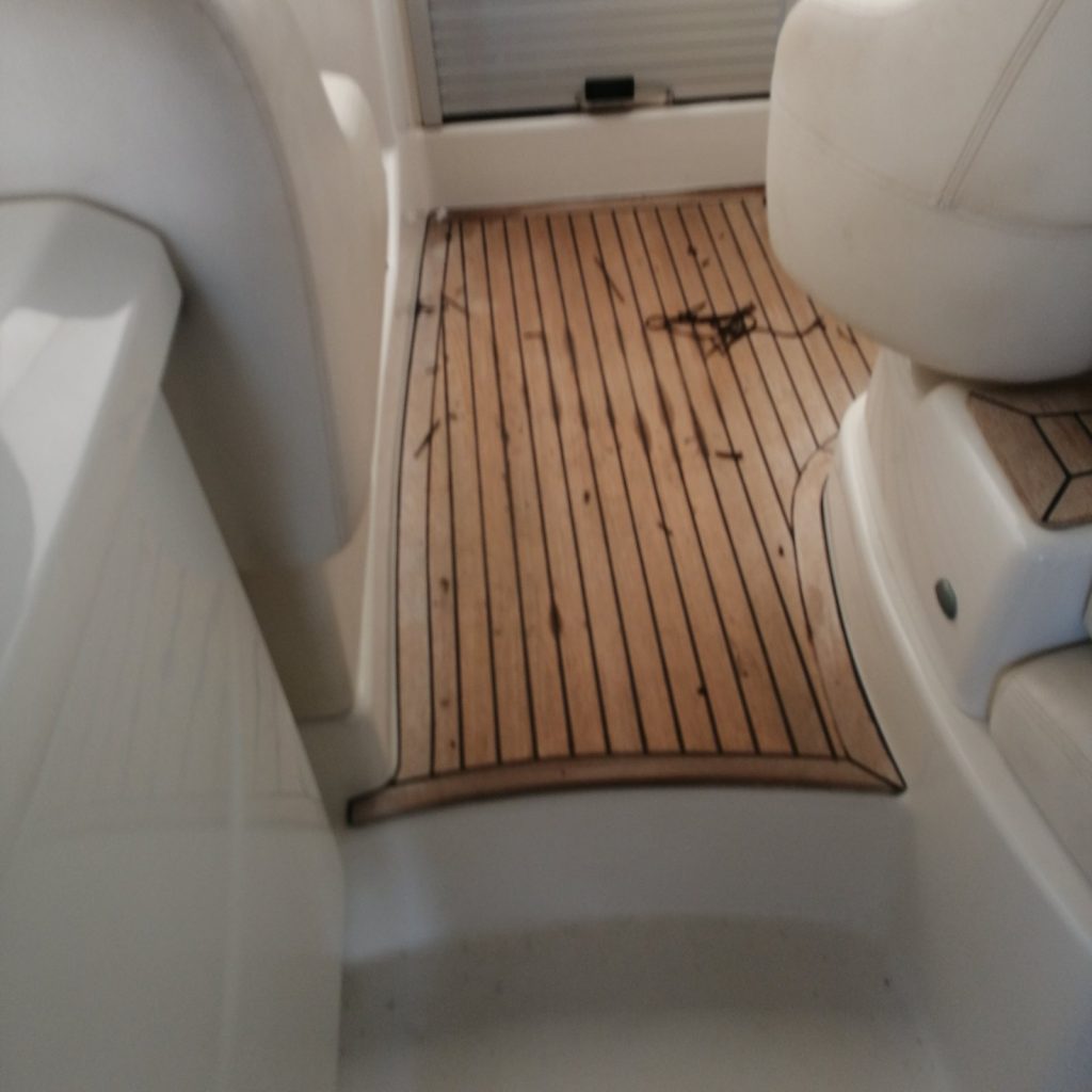 Teak change at MOHITO