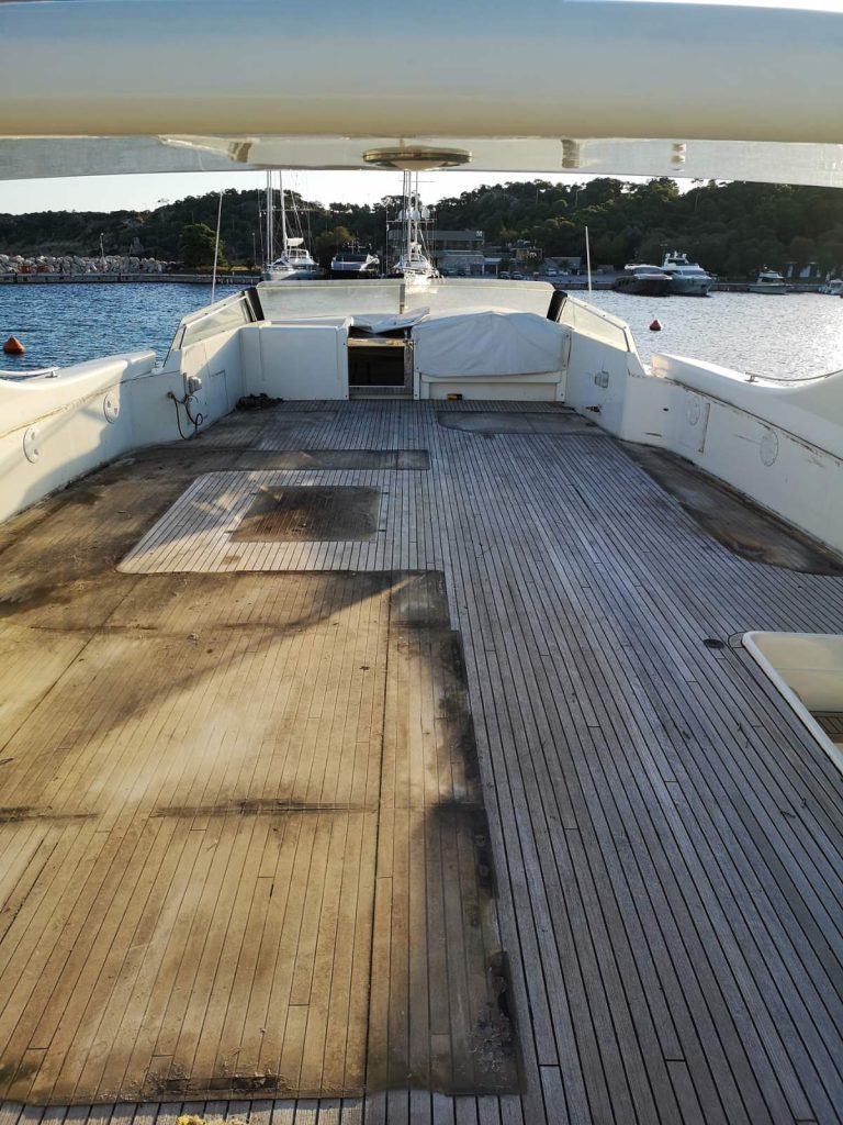 Change teak fly bridge boat Va Bene